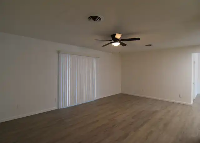 Property at 304 Carothers St, Copperas Cove, TX, 76522, 3 beds, 2 baths, [object Object]