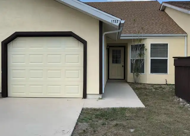 Property at 1722 SE Balmoral Ct, Port Saint Lucie, FL, 34952, 3 beds, 2.5 baths, [object Object]