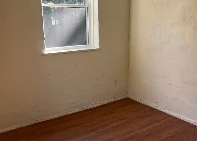 Property at 974 Debbe Ln Unit 1, Cincinnati, OH, 45229, 2 beds, 1 bath, [object Object]