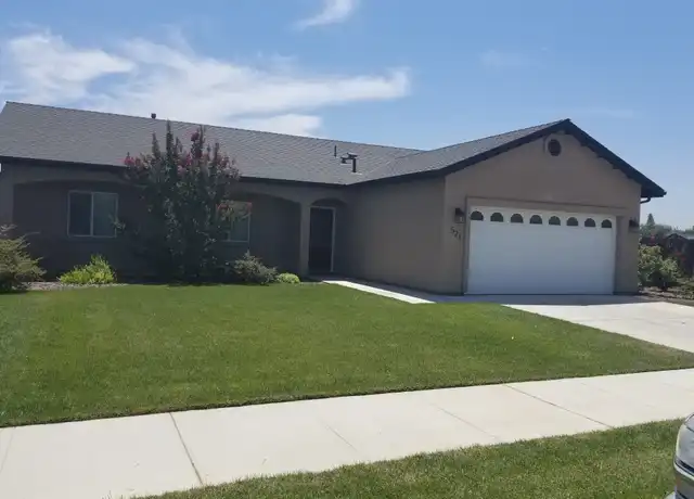 Property at 521 W Cajon Ave, Woodlake, CA, 93286, 3 beds, 2 baths, [object Object]