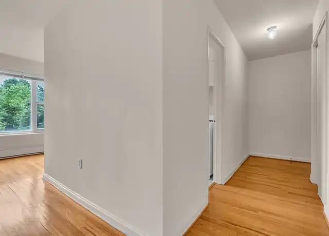 Property at Monterrey Apartments - 7925 Chicago Ave, Silver Spring, MD, 20910, 1 bed, 1 bath, [object Object]