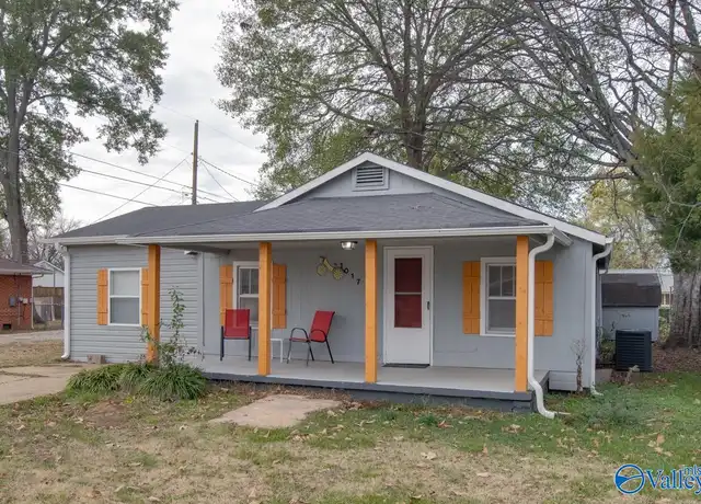 Property at 1017 England St NE, Huntsville, AL, 35801, 2 beds, 1 bath, [object Object]