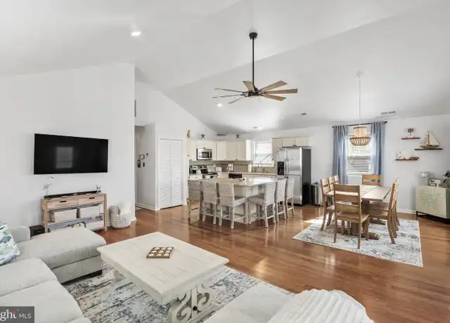 Property at 1527 Bay Ave Unit B, Ocean City, NJ, 08226, 3 beds, 2 baths, [object Object]