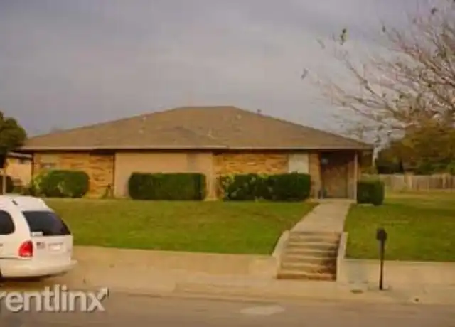 Property at 3804 Stuart Rd, Denton, TX, 76209, 2 beds, 2 baths, [object Object]