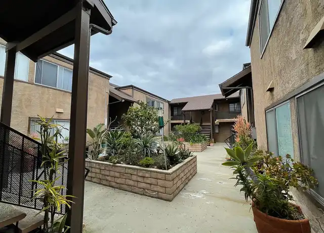 Property at 2505 4th St, Santa Monica, CA, 90405, 2 beds, 2 baths, [object Object]