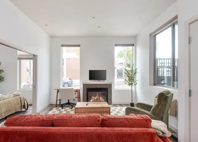 Property at 1607 NW Davis St Unit 4, Portland, OR, 97209, 1 bed, 1 bath, [object Object]