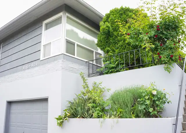 Property at 920 SE 50th Ave Unit 920, Portland, OR, 97215, 2 beds, 1 bath, [object Object]