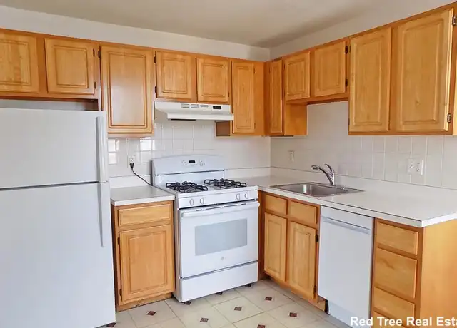 Property at 28 Colborne Rd, Brighton, MA, 02135, 2 beds, 1 bath, [object Object]
