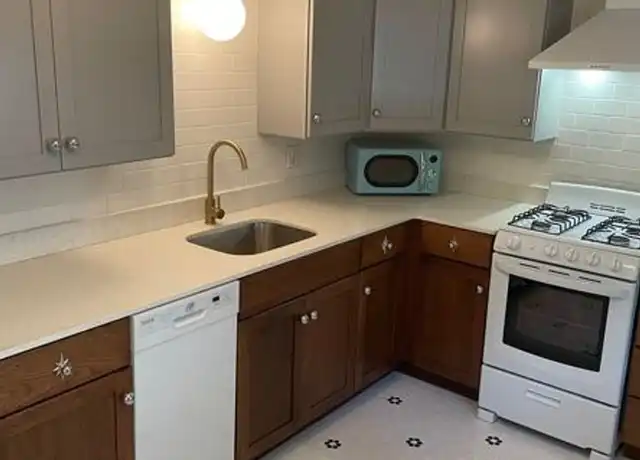 Property at 415 N Dunn St, Bloomington, IN, 47408, 1 bed, 1 bath, [object Object]