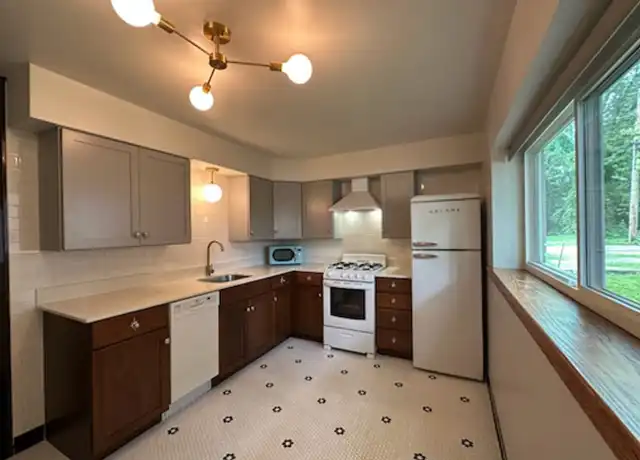 Property at 415 N Dunn St, Bloomington, IN, 47408, 1 bed, 1 bath, [object Object]