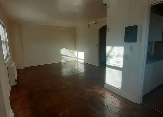 Property at 2400 Market St Unit C33, Harrisburg, PA, 17103, 1 bed, 1 bath, [object Object]