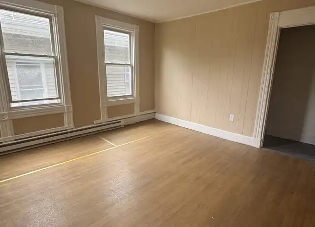 Property at 54 Jewelry St Unit 2F, Waterbury, CT, 06706, 2 beds, 1 bath, [object Object]
