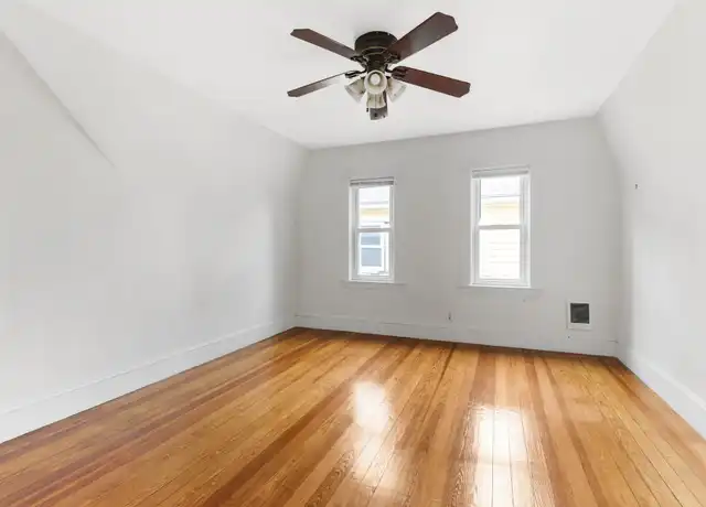 Property at 266 Willow Ave Unit 3, Somerville, MA, 02144, 2 beds, 1 bath, [object Object]
