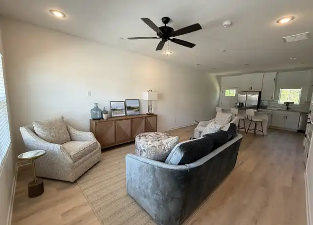 Property at 1887 S Garland Ave Unit 2, Fayetteville, AR, 72701, 2 beds, 2.5 baths, [object Object]