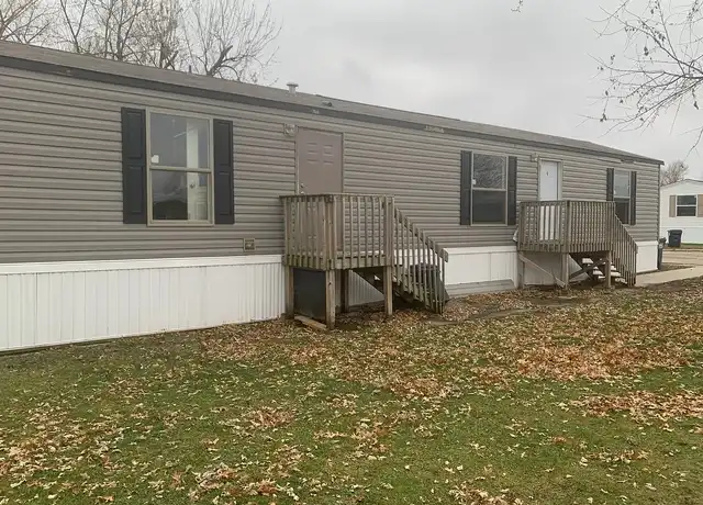 Property at Five Seasons - 3421 Blairs Ferry Rd NE, Cedar Rapids, IA, 52402, 2 beds, 2 baths, [object Object]