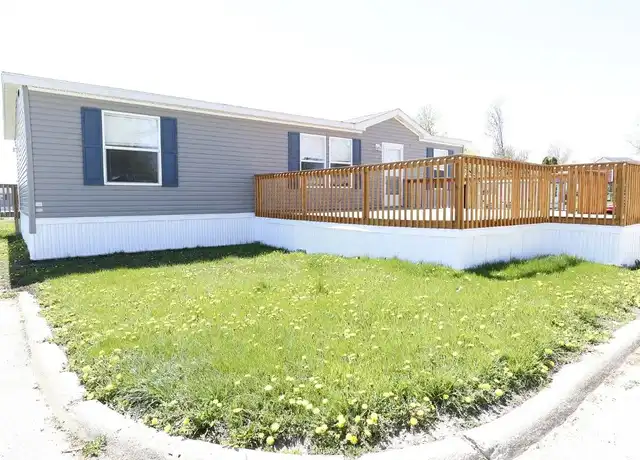 Property at Five Seasons - 3421 Blairs Ferry Rd NE, Cedar Rapids, IA, 52402, 3 beds, 2 baths, [object Object]