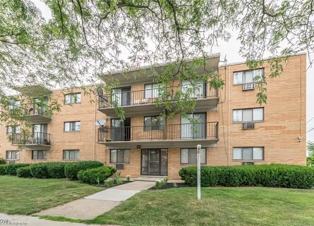 Property at 17901 Lake Shore Blvd, Cleveland, OH, 44119, 2 beds, 1 bath, [object Object]