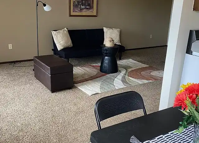 Property at Amberwood Apartments - 1430 York Ave, St Paul, MN, 55106, 0 beds, 1 bath, [object Object]