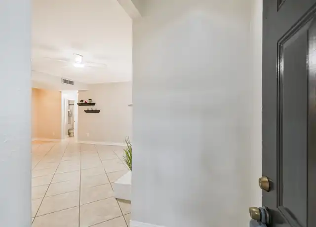 Property at 2001 Bering Dr Unit 5L, Houston, TX, 77057, 2 beds, 2 baths, [object Object]