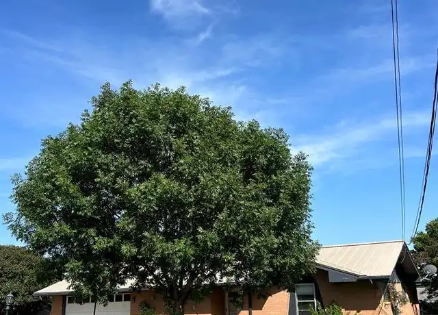 Property at 107 4th St, Ingram, TX, 78025, 3 beds, 2 baths, [object Object]