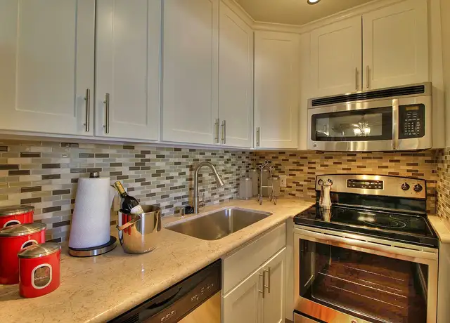 Photo of 2290 California St, Mountain View, CA 94040
