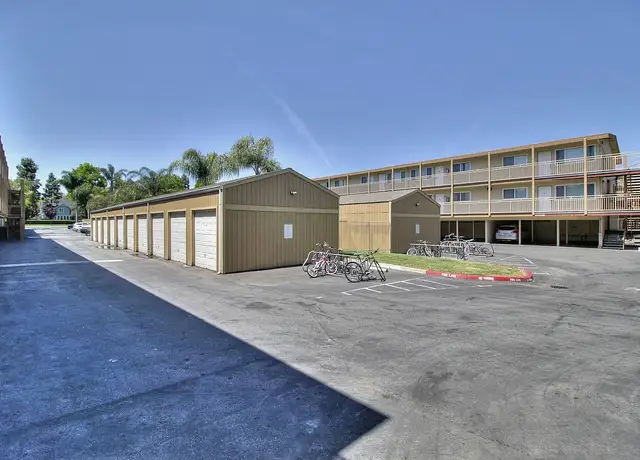 Photo of 2290 California St, Mountain View, CA 94040