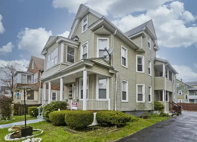 Property at 47 Mooreland St Unit 1, Springfield, MA, 01104, 3 beds, 1 bath, [object Object]