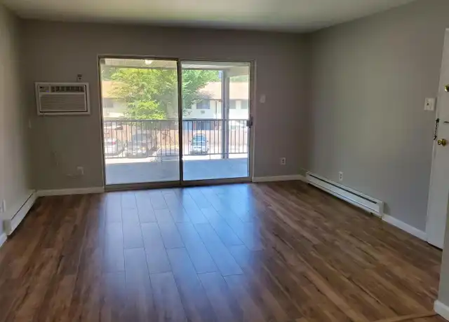 Property at 7604 Hazelcrest Dr Unit H, Hazelwood, MO, 63042, 3 beds, 1 bath, [object Object]