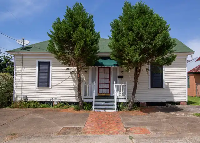 Property at 1211 Holly St, Alexandria, LA, 71301, 2 beds, 1 bath, [object Object]