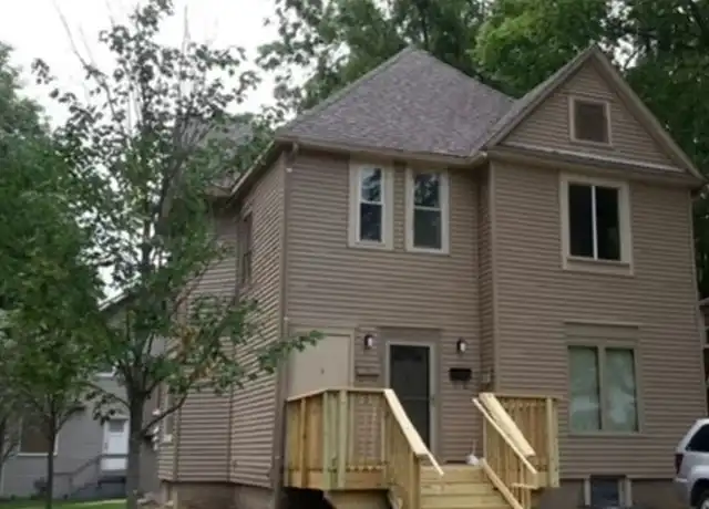 Property at 501 W Green St Unit 2, Champaign, IL, 61820, 3 beds, 1 bath, [object Object]