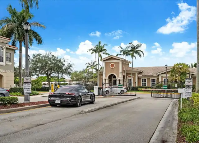 Property at 5901 Manchester Way, Tamarac, FL, 33321, 3 beds, 2.5 baths, [object Object]