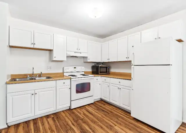 Property at 30 E E St Unit A, Brunswick, MD, 21716, 2 beds, 1 bath, [object Object]