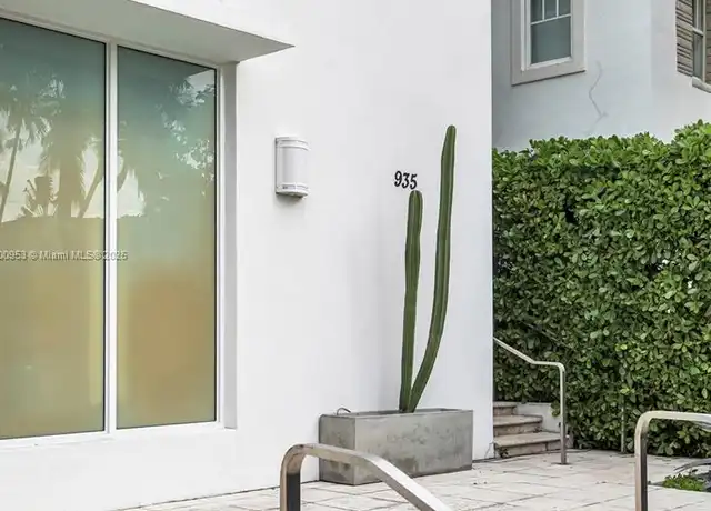 Property at 935 Euclid Ave #8, Miami Beach, FL, 33139, 1 bed, 1 bath, [object Object]