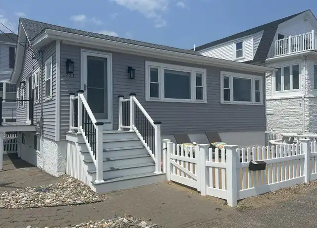 Property at 751 Ocean Blvd, Hampton, NH, 03842, 4 beds, 2 baths, [object Object]