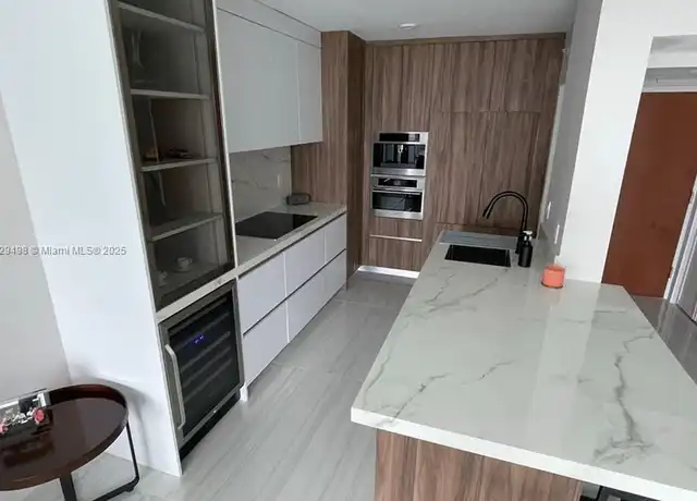 Property at 31 SE 5th St #3103, Miami, FL, 33131, 1 bed, 1 bath, [object Object]
