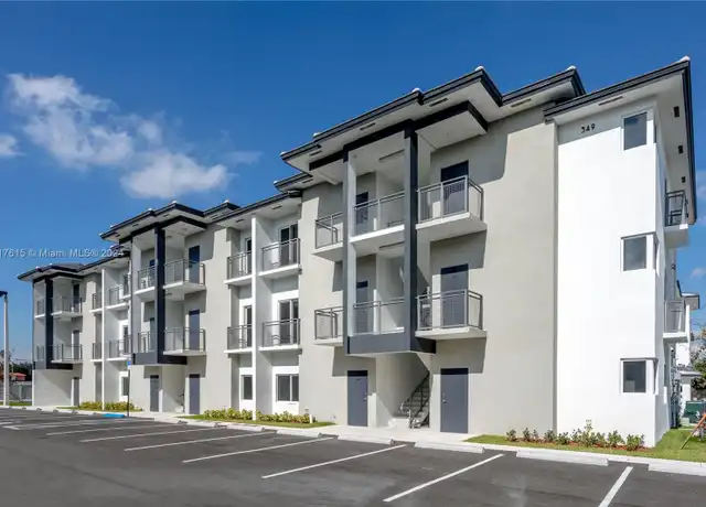 Property at 243 W 77th St Unit 102, Hialeah, FL, 33014, 2 beds, 2 baths, [object Object]