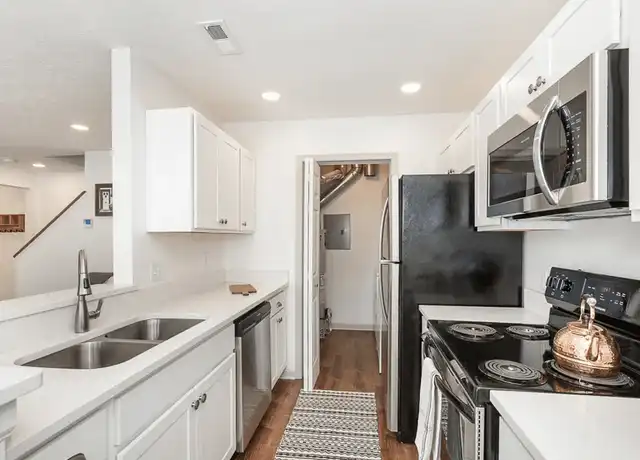 Property at Waterford Village - 5100 Brompton Dr, Medina, OH, 44256, 2 beds, 2.5 baths, [object Object]