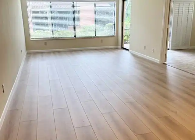 Property at 124 Cypress Way E Unit E3, Naples, FL, 34110, 2 beds, 2 baths, [object Object]