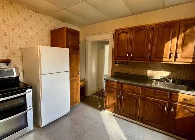 Property at 201 E 6th St Unit A, Alton, IL, 62002, 1 bed, 1 bath, [object Object]