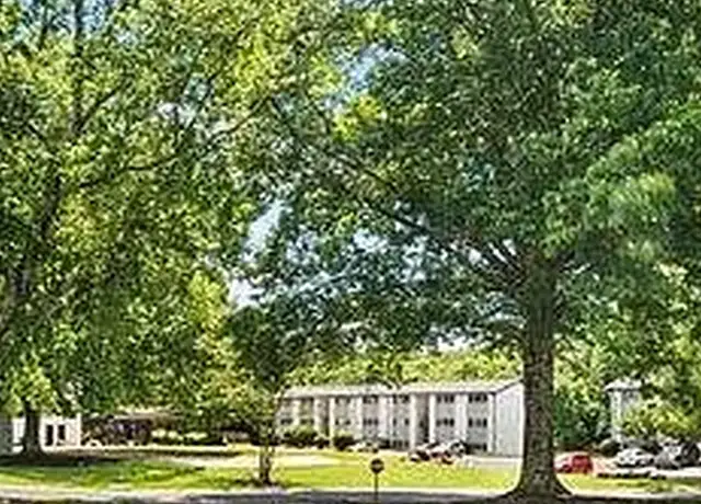Photo of 4371 Glenwood Rd, Decatur, GA 30032