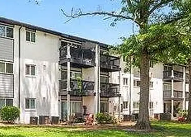 Photo of 4371 Glenwood Rd, Decatur, GA 30032