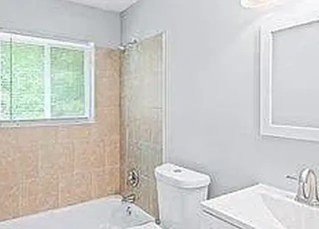 Photo of 4371 Glenwood Rd, Decatur, GA 30032