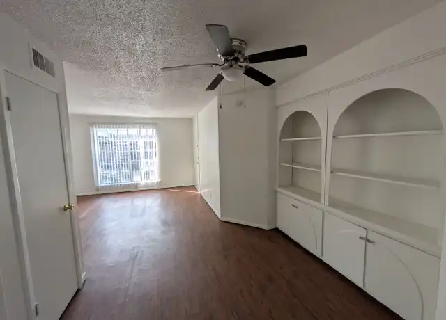 Property at 3253 Hillcrest Dr Unit TH 142, San Antonio, TX, 78201, 1 bed, 1 bath, [object Object]