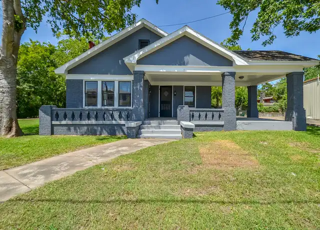 Property at 404 W Main St, Bellville, TX, 77418, 2 beds, 1 bath, [object Object]