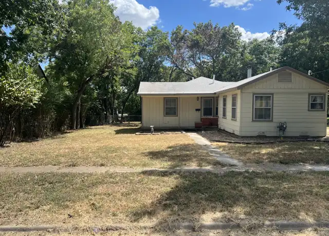 Property at 920 E Walnut St, Hillsboro, TX, 76645, 3 beds, 1.5 baths, [object Object]