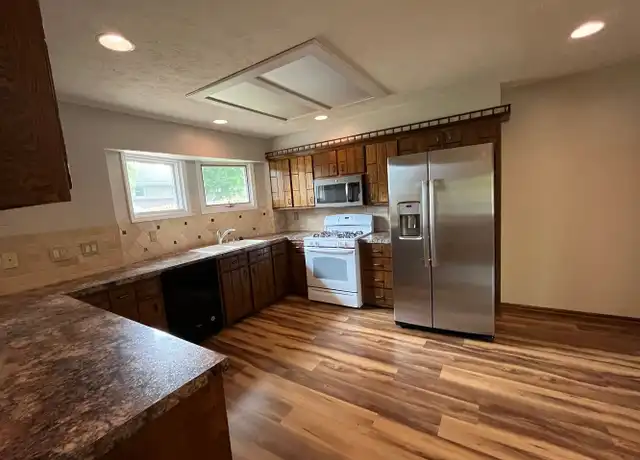 Property at 705 S 153rd Cir, Omaha, NE, 68154, 3 beds, 3 baths, [object Object]