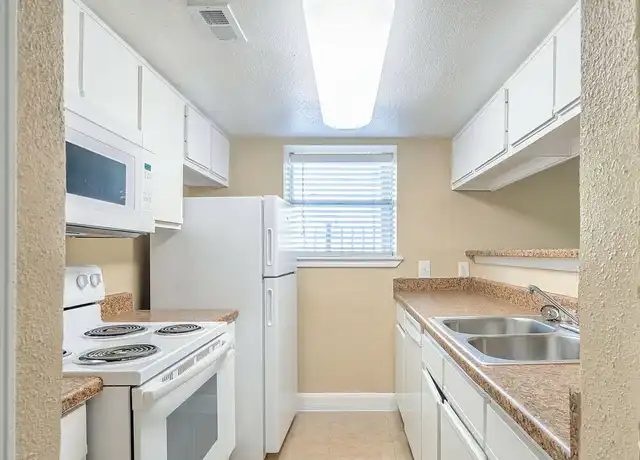 Property at Serena Village Apartments - 501 Greens Rd, Houston, TX, 77060, 1-2 bed, 1-2 bath, [object Object]