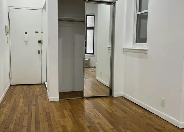 Property at 214 E 83rd St, New York, NY, 10028, 1 bed, 1 bath, [object Object]