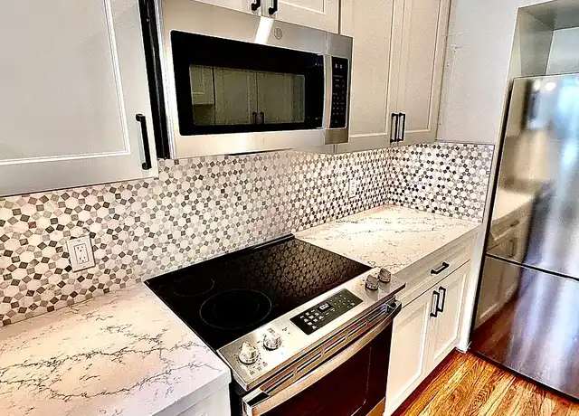 Property at Tudor Hall Apartments - 150 17th St, Oakland, CA, 94612, 0-1 beds, 1 bath, [object Object]