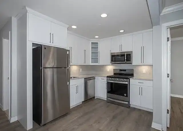Property at Fairfield On The Lake - 15 Willowbrook Ave, Bay Shore, NY, 11706, 1 bed, 1 bath, [object Object]